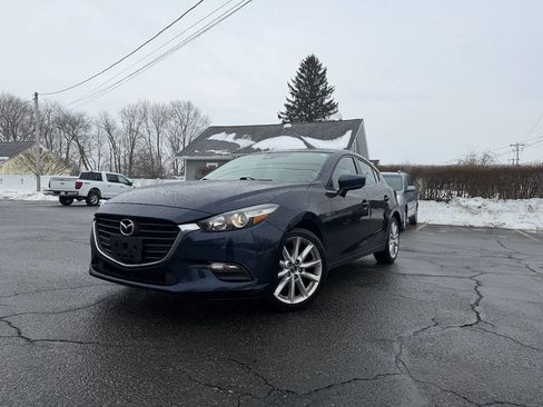 Used 2017 MAZDA MAZDA3 Touring image 2