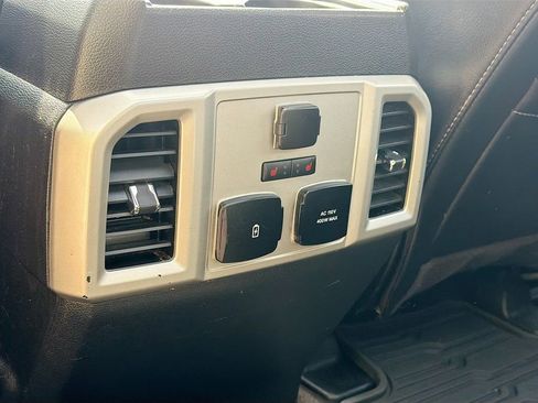 Used 2020 Ford F150 Lariat w/ Equipment Group 502A Luxury AWD/4WD image 27