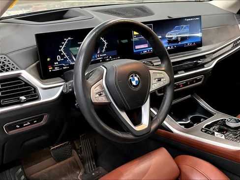 Used 2024 BMW X7 xDrive40i AWD/4WD image 16