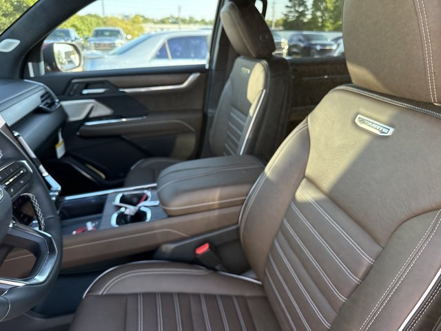 New 2027 GMC Acadia Denali Ultimate w/ LPO, Floor Liner Package FWD image 5