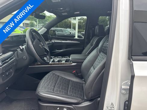 Used 2025 Cadillac Escalade Sport Platinum w/ LPO, Floor Liner Package AWD/4WD image 6