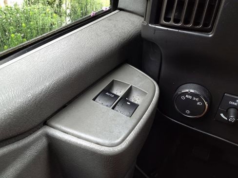 Used 2019 Chevrolet Express 3500 LT w/ LT Preferred Equipment Group image 24