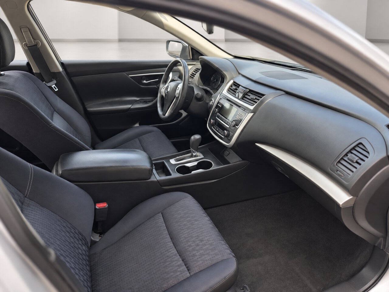 Used 2017 Nissan Altima 2.5 SV FWD image 12