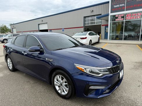 Used 2019 Kia Optima LX image 3