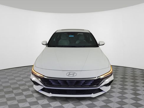 New 2025 Hyundai Elantra Limited image 41