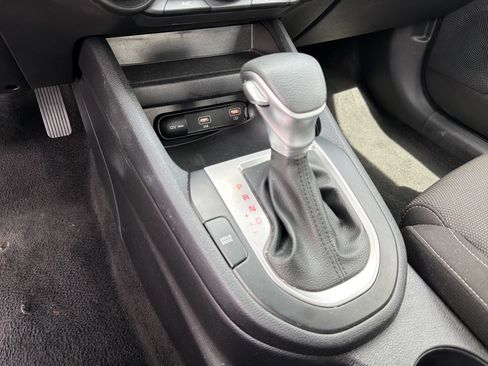 Used 2024 Kia Forte LXS FWD image 7