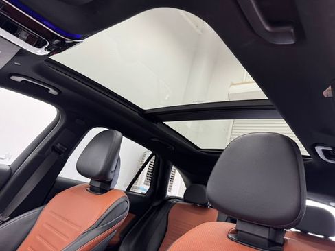 Used 2023 Mercedes-Benz GLC 300 image 5