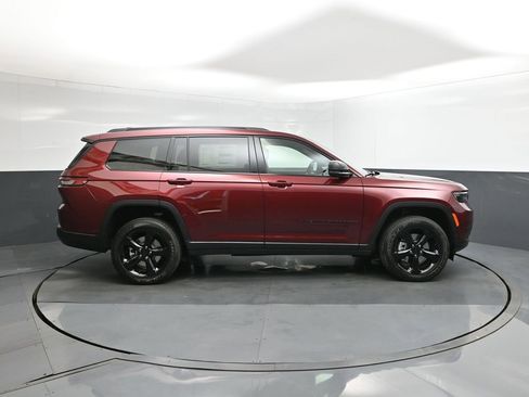 New 2025 Jeep Grand Cherokee L Altitude image 26