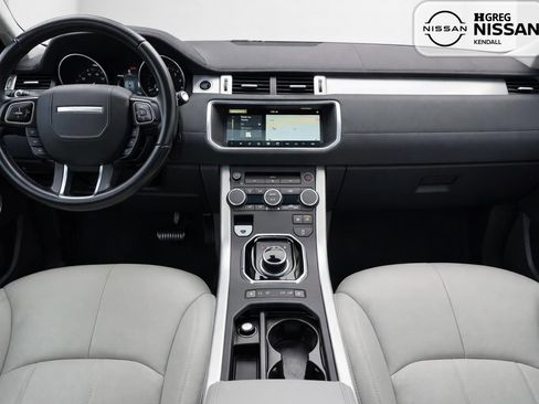 Used 2017 Land Rover Range Rover Evoque SE AWD/4WD image 9