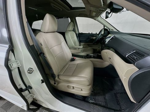 Used 2018 Honda Pilot Touring image 38