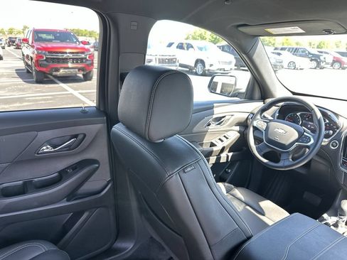 Used 2024 GMC Terrain SLE w/ Driver Convenience Package FWD image 29