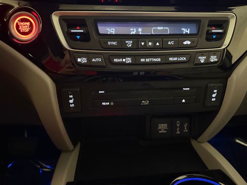 Used 2017 Honda Pilot Touring image 22