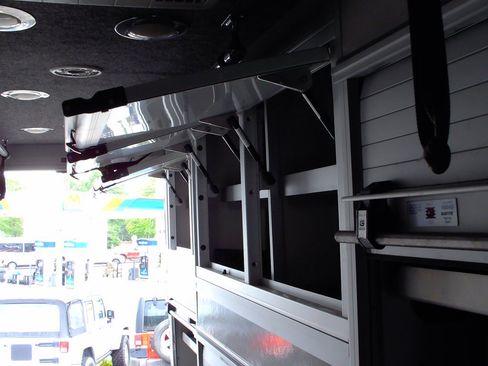 Used 2012 Ford F550 4x4 Regular Cab Super Duty w/ Payload Upgrade Pkg image 25