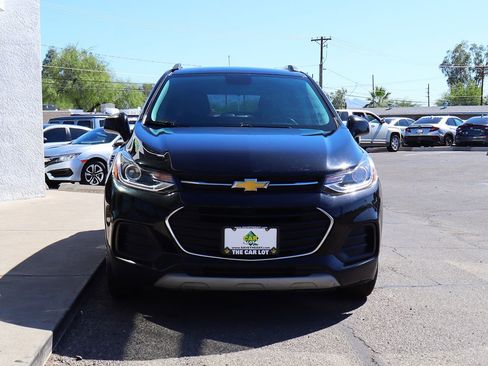 Used 2022 Chevrolet Trax LT w/ LT Convenience Package AWD/4WD image 16