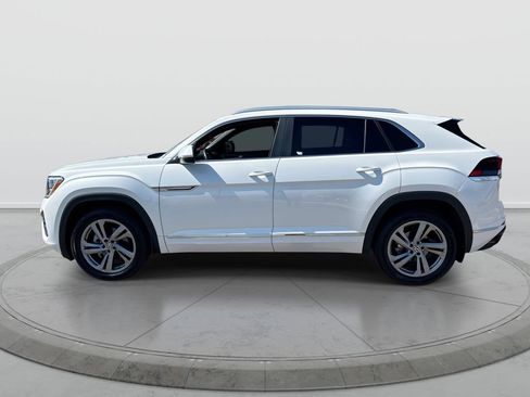 Used 2024 Volkswagen Atlas Cross Sport SEL R-Line AWD/4WD image 5
