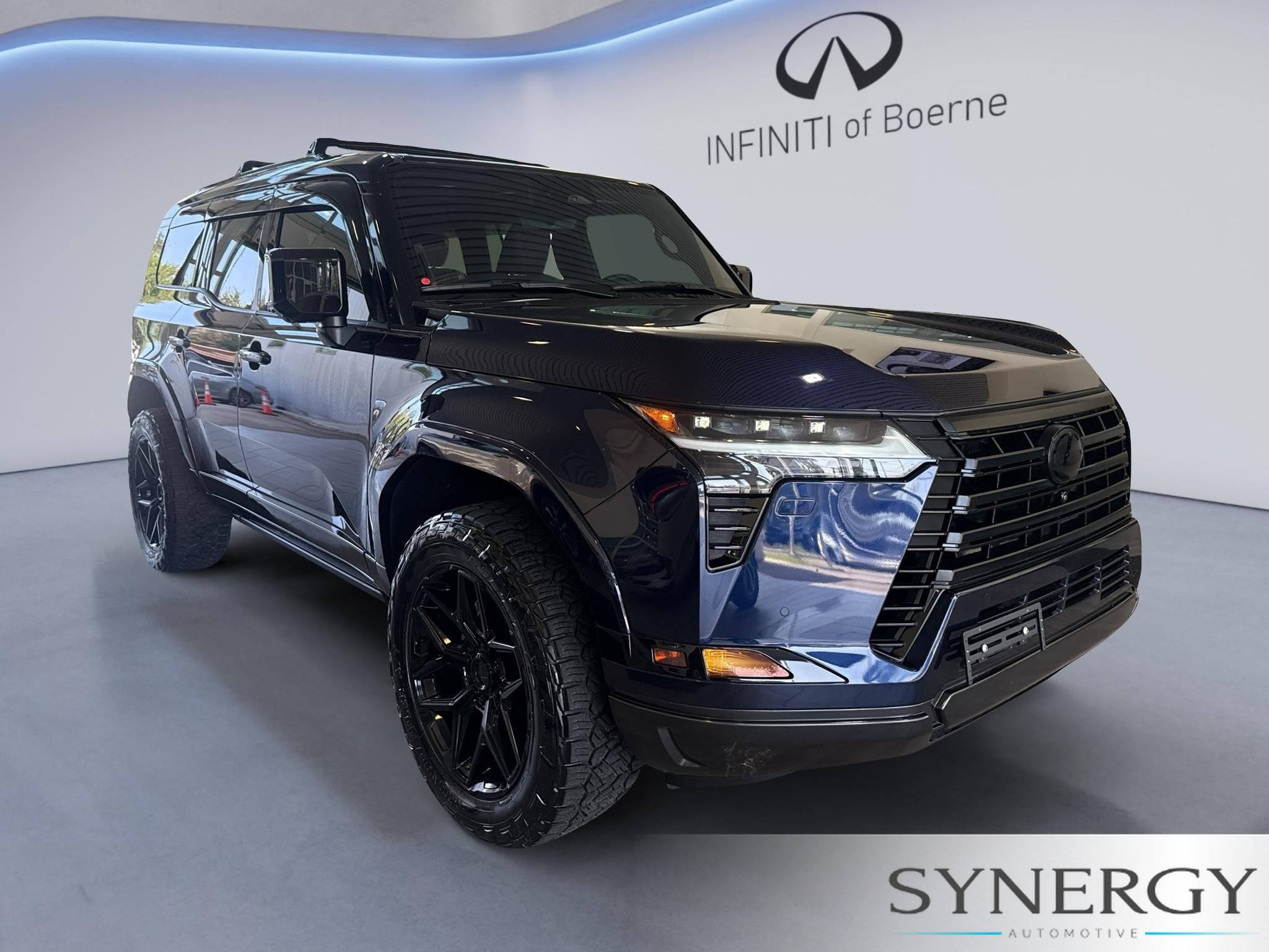 Used 2024 Lexus GX 550 w/ Accessory Package (Z1) AWD/4WD image 3