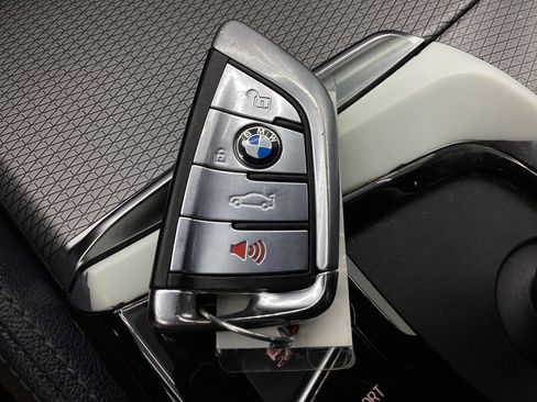 Used 2019 BMW 540i xDrive w/ M Sport Package AWD/4WD image 44
