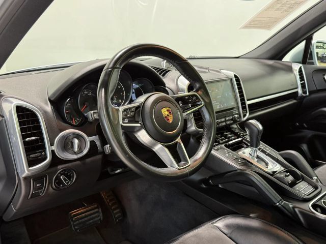 Used 2017 Porsche Cayenne Platinum Edition AWD/4WD image 13
