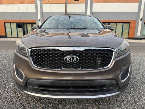 Used 2019 Kia Sorento AWD w/ LX Convenience Package image 2