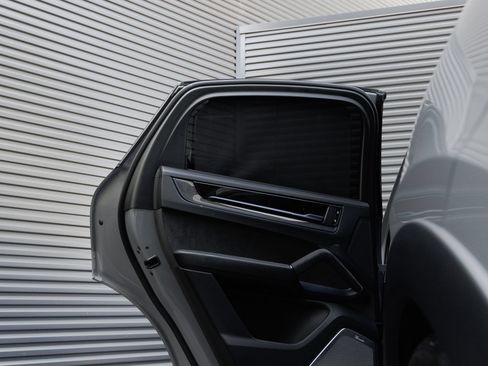 Certified 2025 Porsche Cayenne Turbo GT AWD/4WD image 28