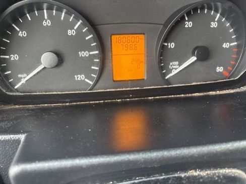 Used 2014 Freightliner Sprinter 2500 RWD image 26