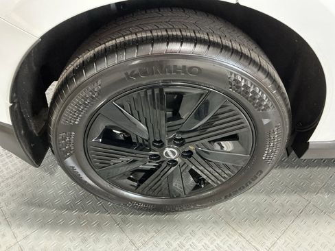 Used 2025 Nissan Murano SV image 34