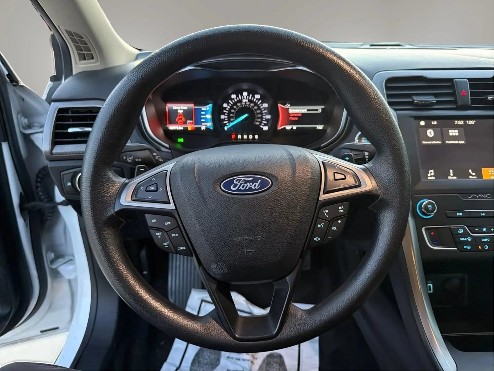 Used 2019 Ford Fusion SE FWD image 22