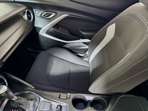 Used 2020 Chevrolet Camaro LT RWD image 19