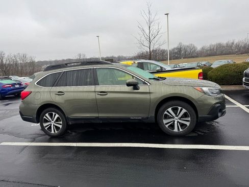 Used 2019 Subaru Outback 3.6R Limited image 2