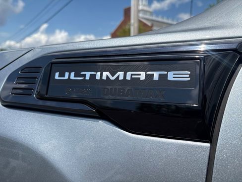 Certified 2025 GMC Sierra 2500 Denali Ultimate w/ Max Trailering Package AWD/4WD image 11