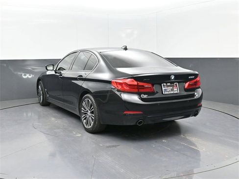 Used 2018 BMW 530i xDrive image 3