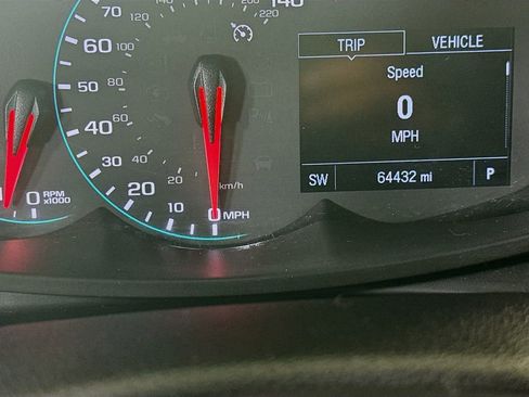 Used 2020 Chevrolet Trax LT w/ LT Convenience Package image 14