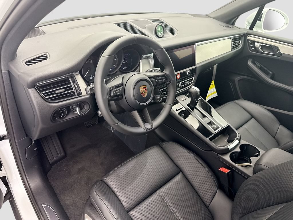 Used 2026 Porsche Macan AWD/4WD image 4