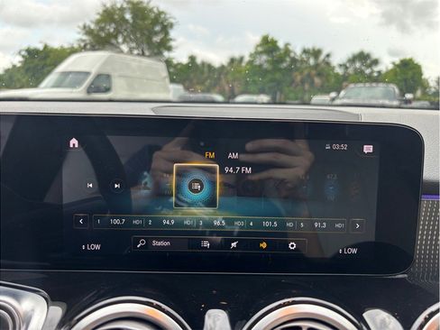 Used 2022 Mercedes-Benz GLB 250 image 29