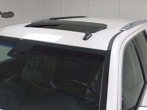 Used 2015 Cadillac Escalade Luxury image 20