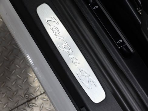 Used 2018 Porsche 911 Targa 4S image 41