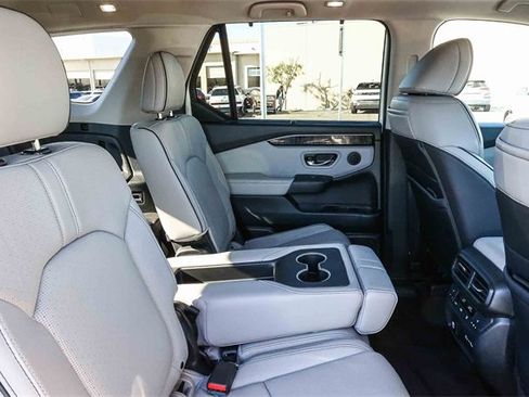 Used 2023 Honda Pilot Elite image 19