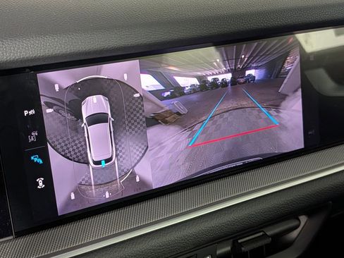 New 2026 Porsche Cayenne image 32