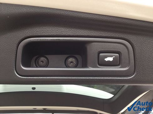 Used 2021 Honda Pilot Touring image 13