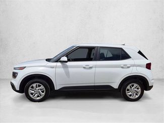 Certified 2025 Hyundai Venue SE FWD video 2