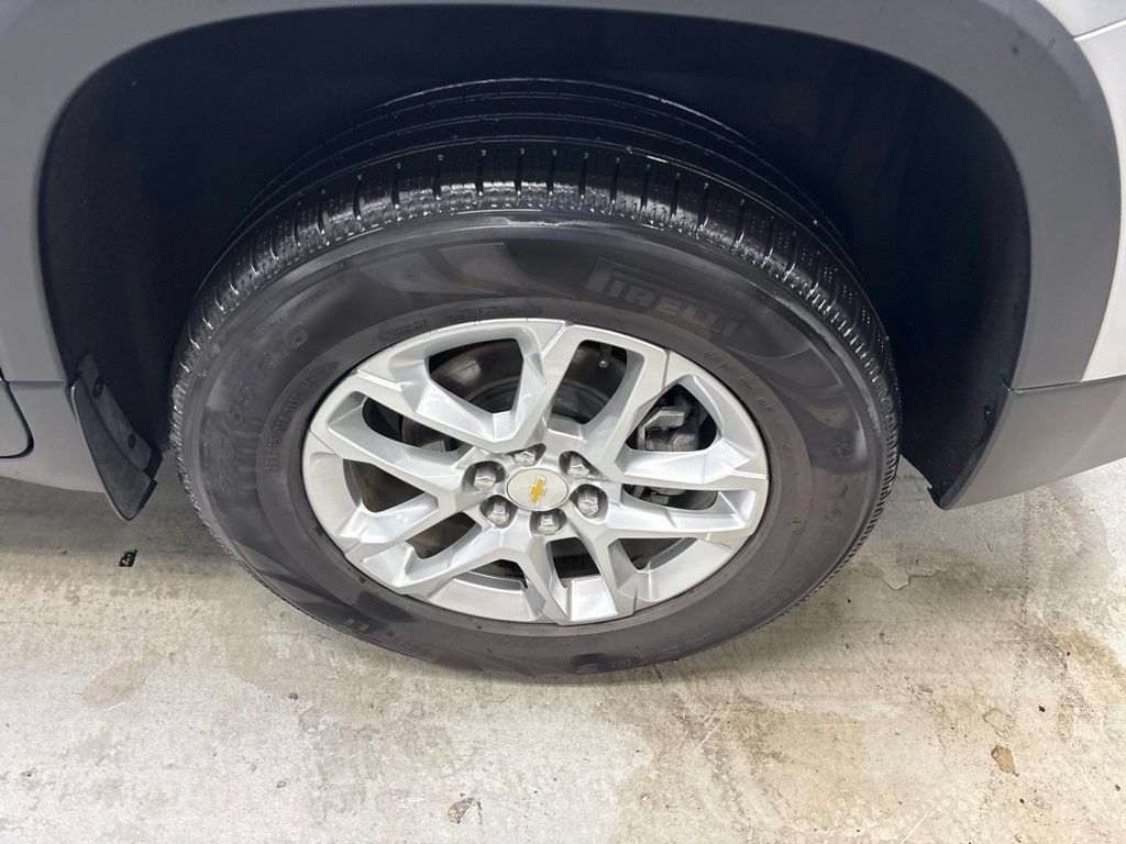 Used 2020 Chevrolet Traverse LT FWD image 26