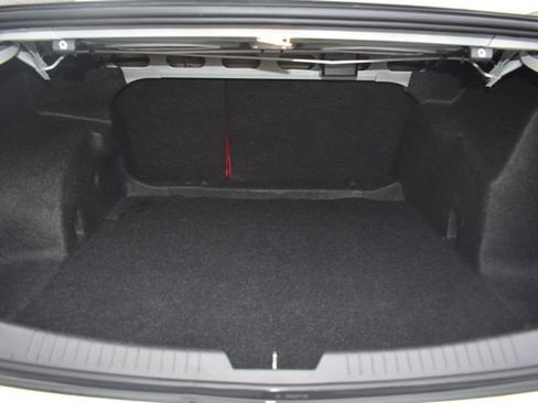 Used 2018 Chevrolet Malibu LT image 36