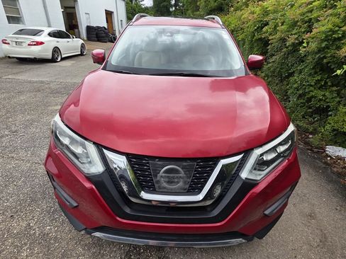 Used 2017 Nissan Rogue SL w/ SL Premium Package FWD image 2