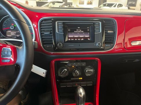Used 2018 Volkswagen Beetle 2.0T Coast FWD image 54
