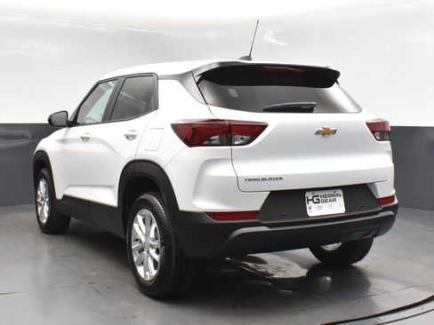 New 2025 Chevrolet TrailBlazer LS w/ LS Convenience Package FWD image 5