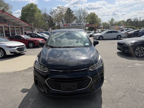 Used 2019 Chevrolet Trax LS w/ Tint and Cruise Package image 10
