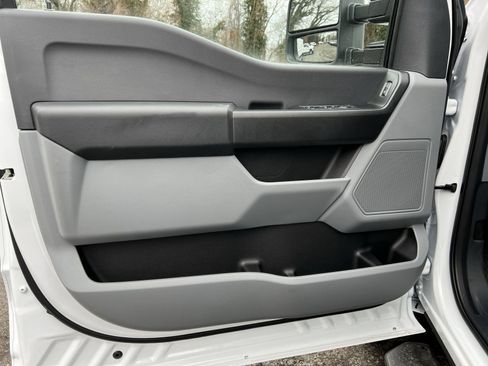 New 2026 Ford F250 XL w/ XL Chrome Package image 14
