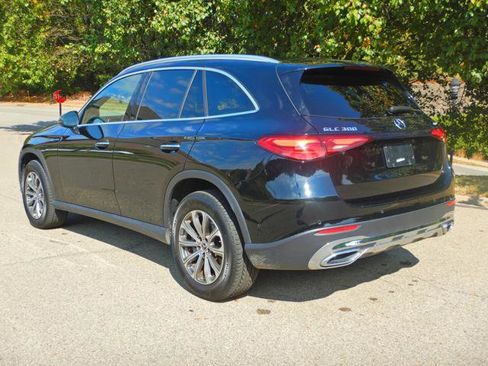 Used 2024 Mercedes-Benz GLC 300 4MATIC image 9