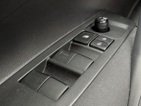 Used 2022 Toyota Corolla LE FWD image 21