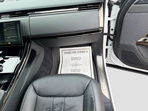 Used 2025 Land Rover Range Rover Sport Dynamic SE image 17